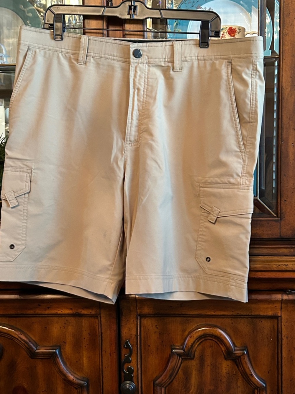 Men's Tan Cargo Shorts with Utility Pockets